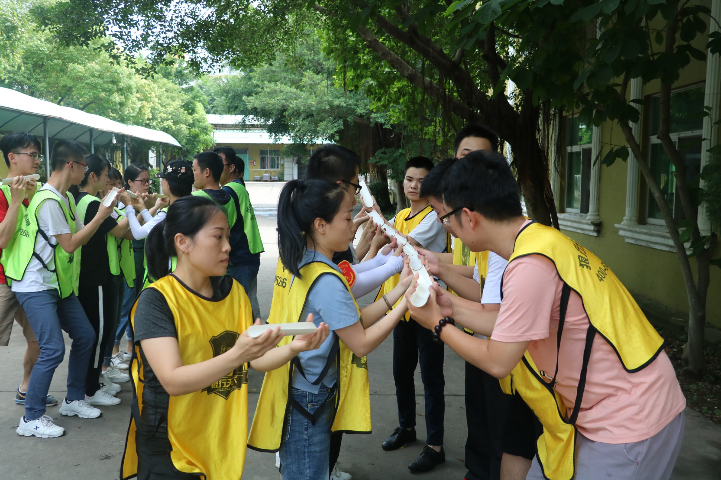 亲子集体游戏大全_学生会集体游戏_集体对抗游戏大全