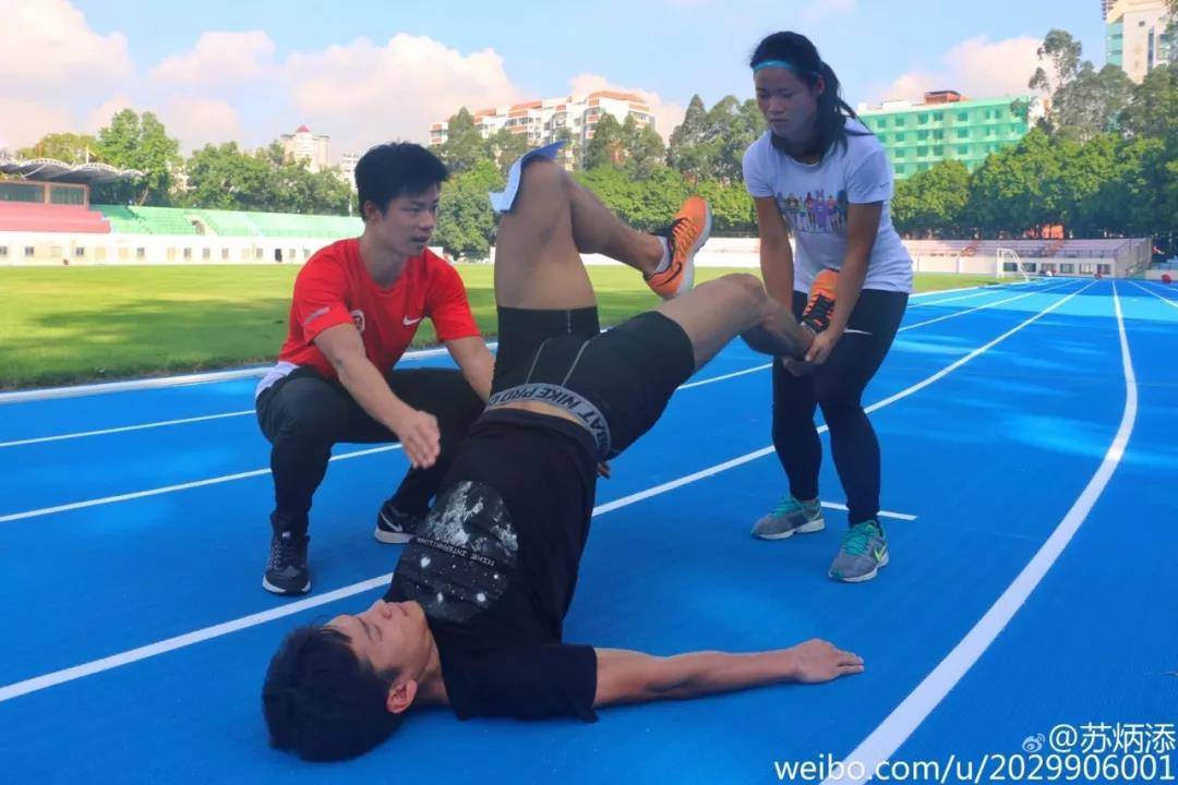 弯腰腰疼_弯腰露点_弯腰