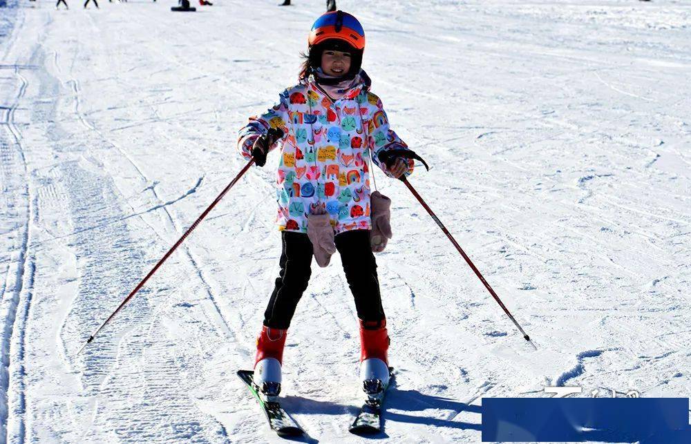 女孩滑雪_美国转中国籍的滑雪女孩_滑雪女孩电影名字