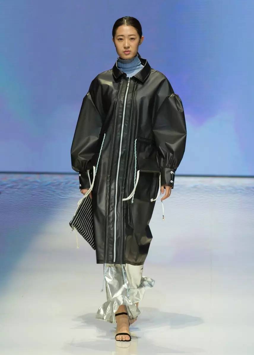 女生换服装游戏_服装游戏_搭配全部角色的服装游戏