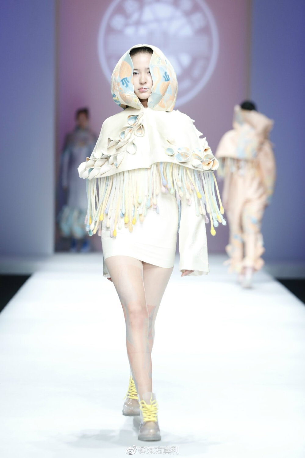 搭配全部角色的服装游戏_女生换服装游戏_服装游戏