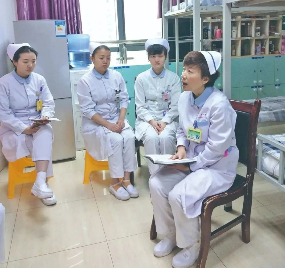 护士私人诊所工作经历_护士私人诊所变更聘用证明_私人护士