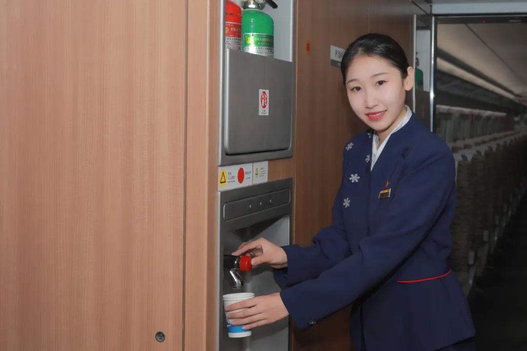 星穹铁道内测资格获取_星穹铁道辅助软件_星穹铁道测试服