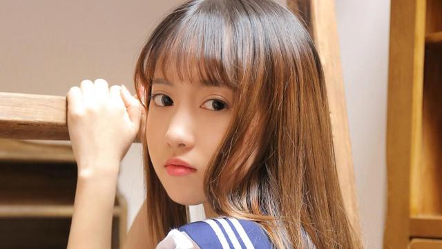 美女脱了小内内看正面_小萝莉内内半脱视频_看美女把全身都脱.视频