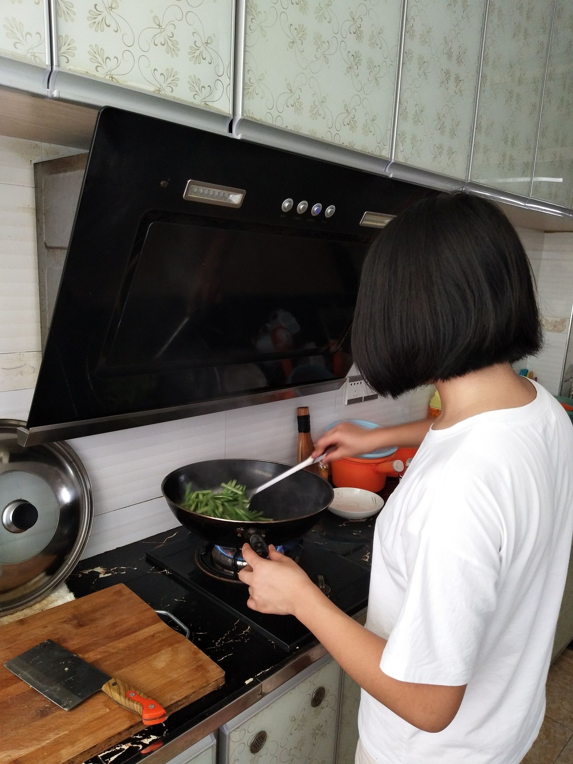妹妹在家照顾家人朋友圈说说_当妹妹看是什么意思_和妹妹两个人看家