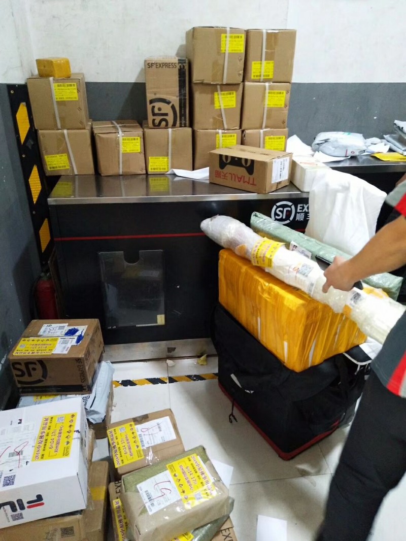顺丰速运电话_顺丰速运和顺丰快递一样吗_顺丰速运快吗