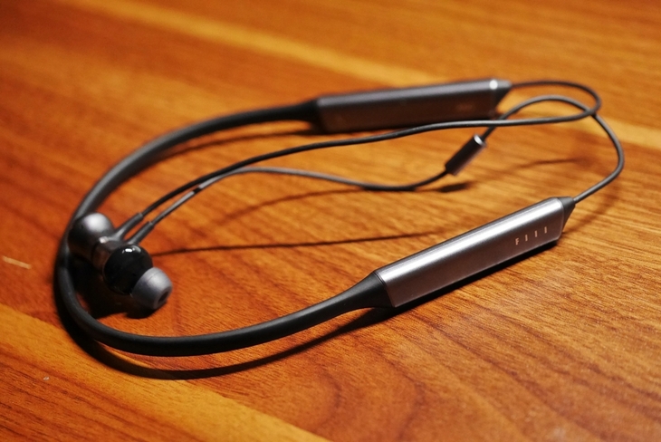 用耳机玩的游戏_手机游戏耳机专用_耳机专用手机游戏推荐