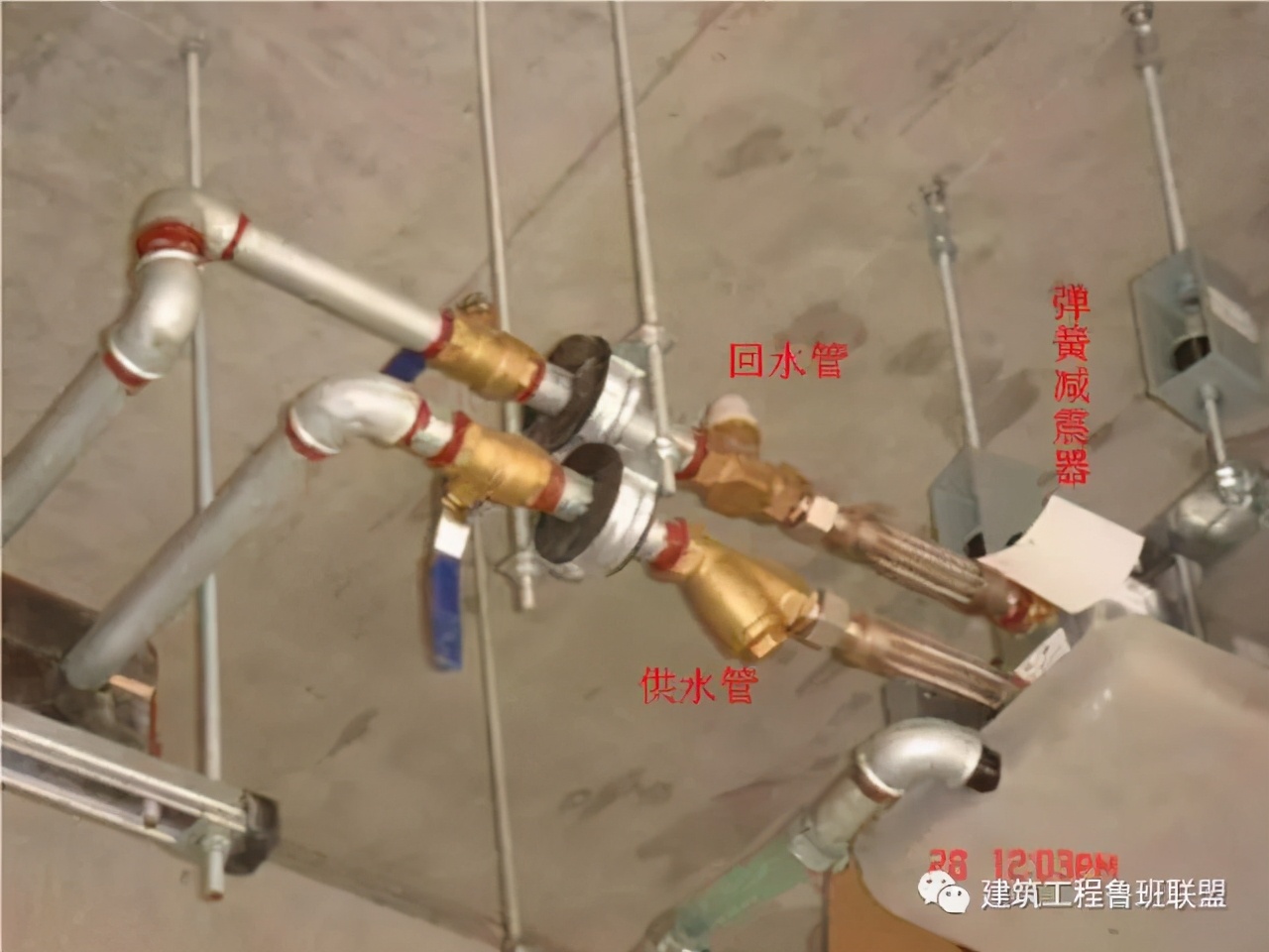 手机进水了可以打游戏不_手机玩游戏进水了咋办_玩水手机进水了怎么办