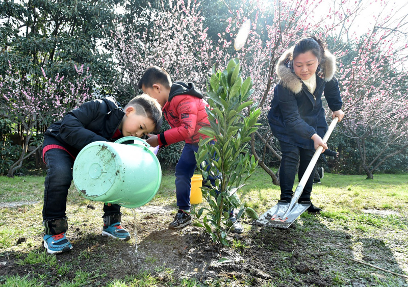 三月八日是谁的节日_11月1日是西班牙的什么节日_3.27日是什么节日
