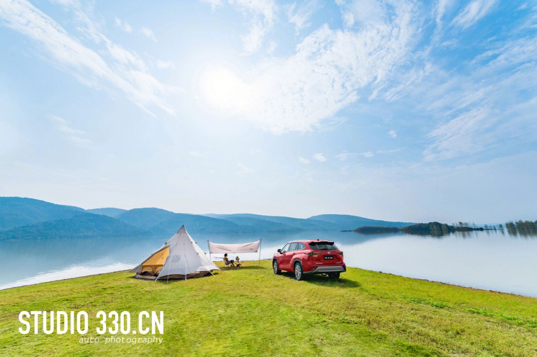 手机拍摄汽车露营游戏-汽车露营：享受大自然美景与舒适便利