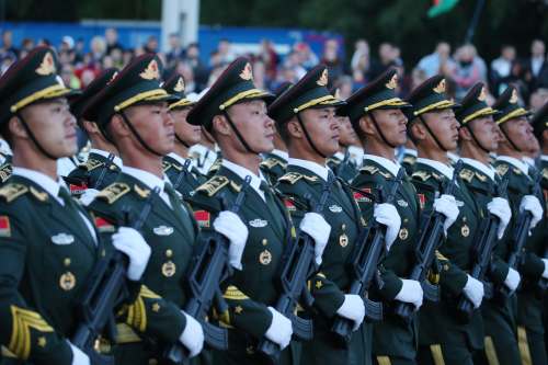 2017阅兵-庆祝70周年！中国军队盛大阅兵，新武器亮相惊艳世界