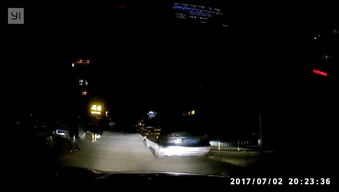夜间袭击地下城 